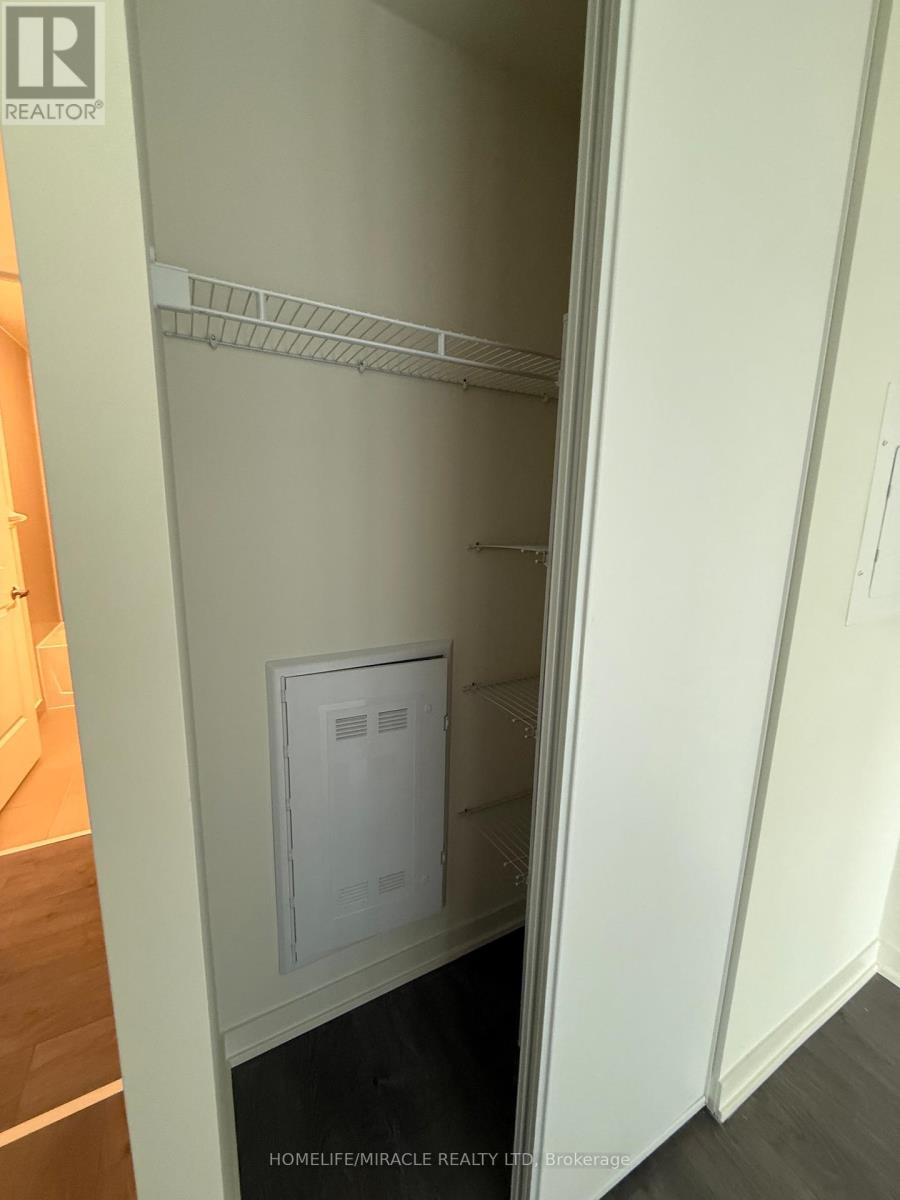 611 - 38 Annie Craig Drive, Toronto, Ontario  M8V 0G9 - Photo 3 - W13411052