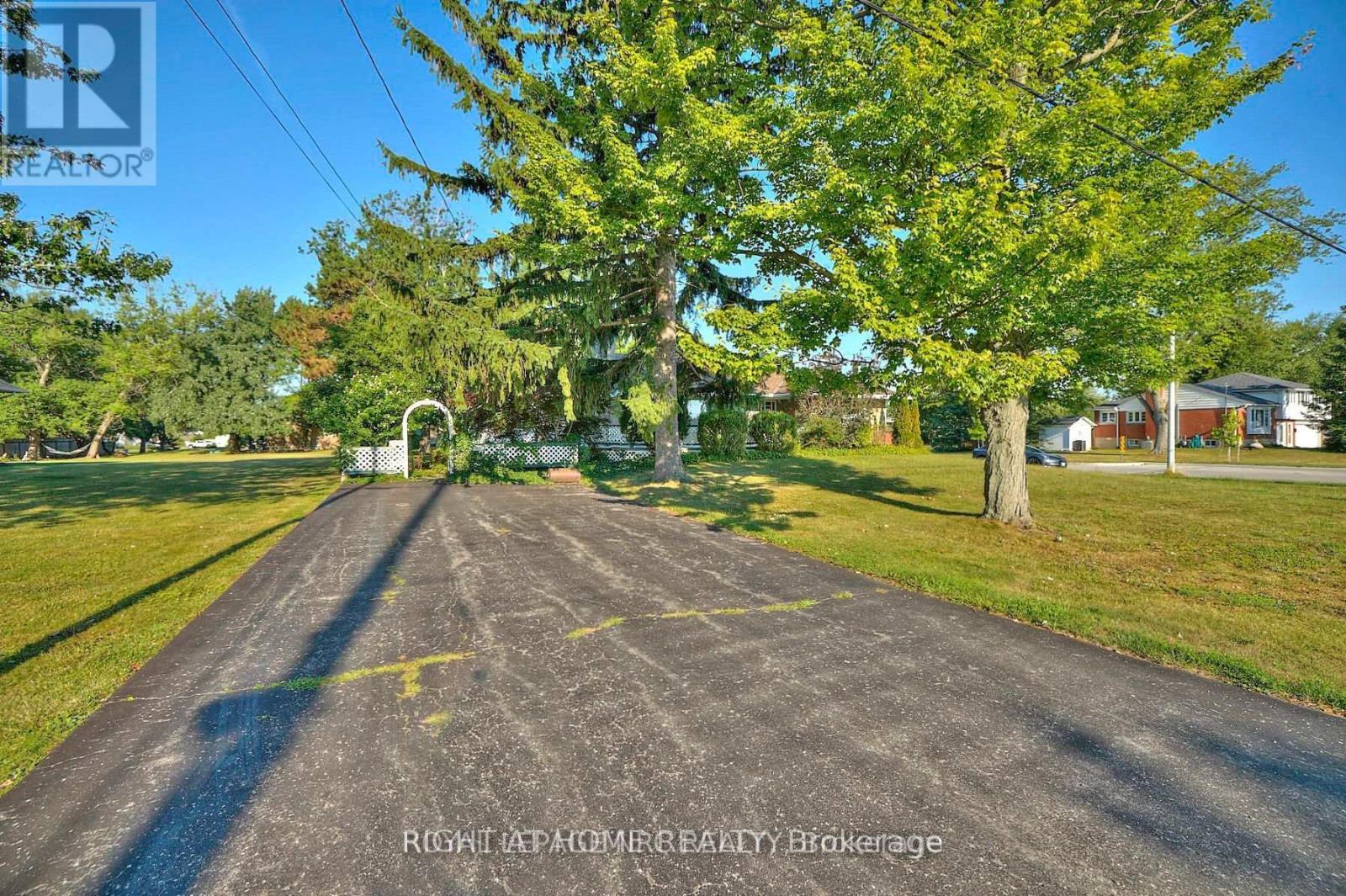 1095 Spears Road, Fort Erie, Ontario  L2A 4N2 - Photo 3 - X13411042