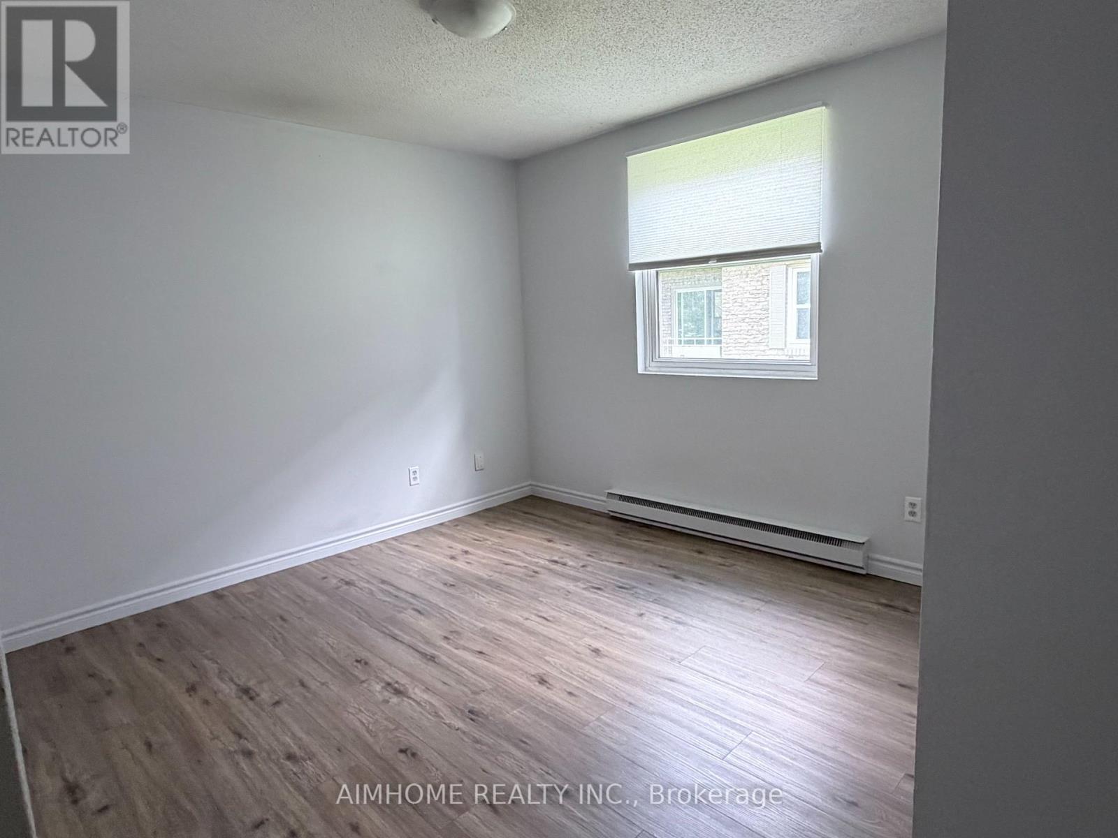 109 Westmount Road N, Waterloo, Ontario  N2L 5G5 - Photo 12 - X12789520