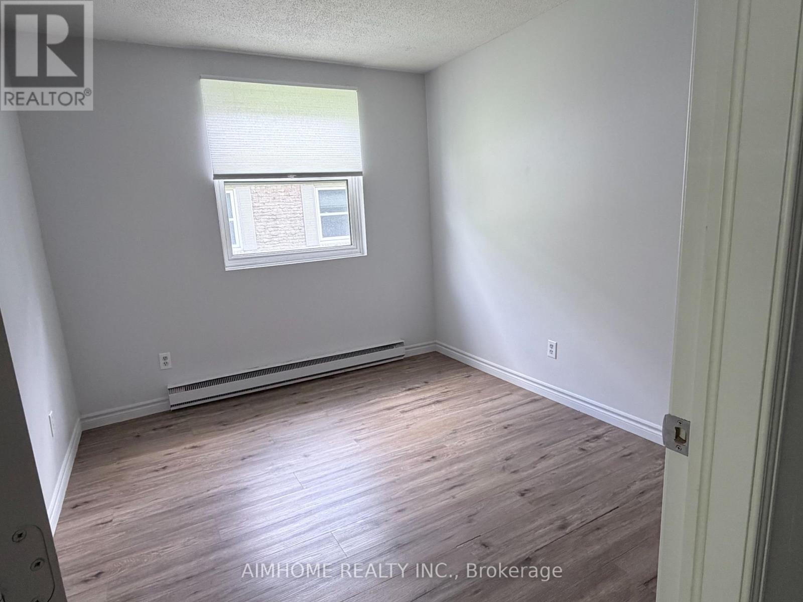 109 Westmount Road N, Waterloo, Ontario  N2L 5G5 - Photo 11 - X12789520