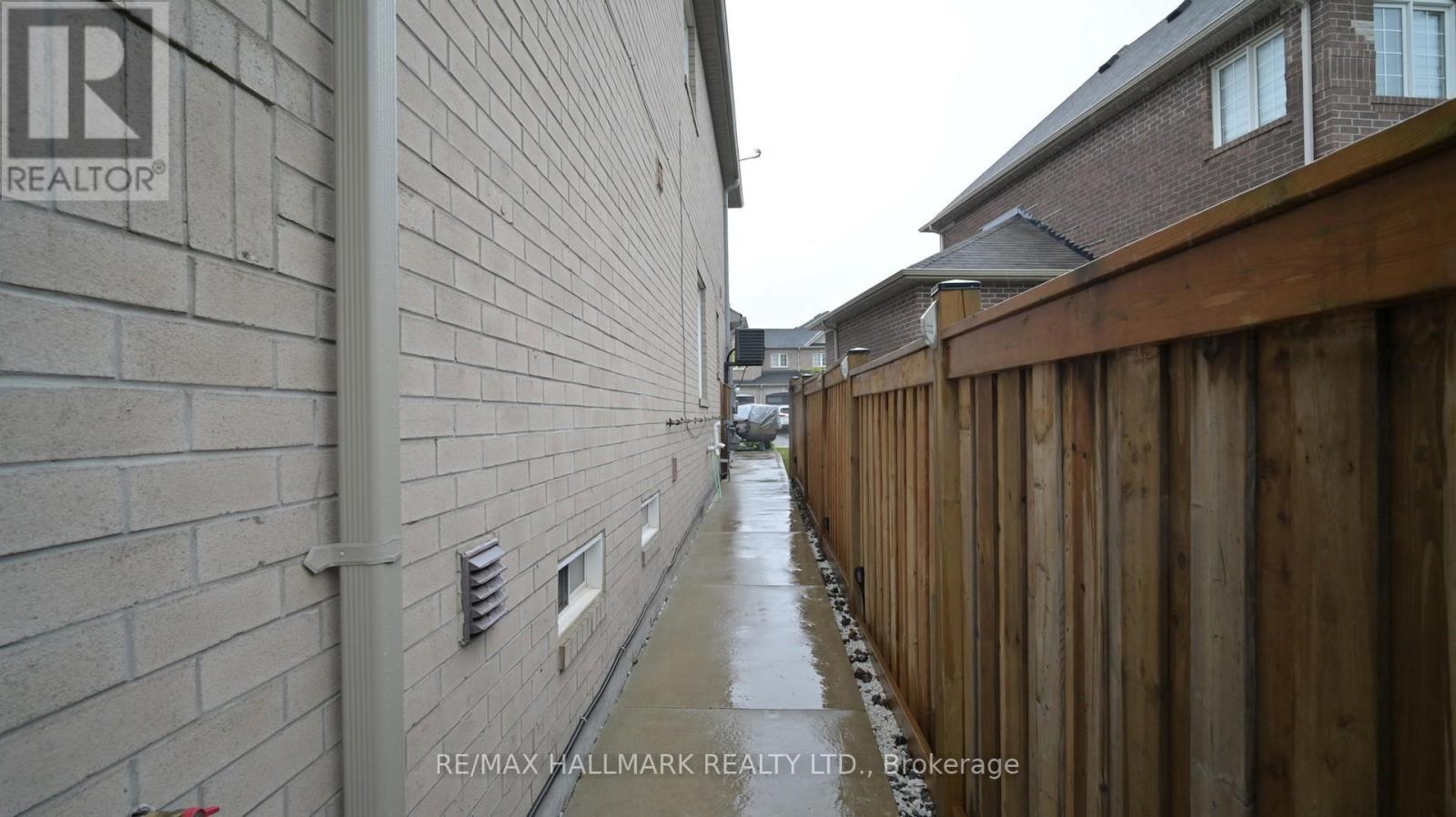 22 Bailey Place, Brampton, Ontario  L6Z 0C8 - Photo 38 - W13410782