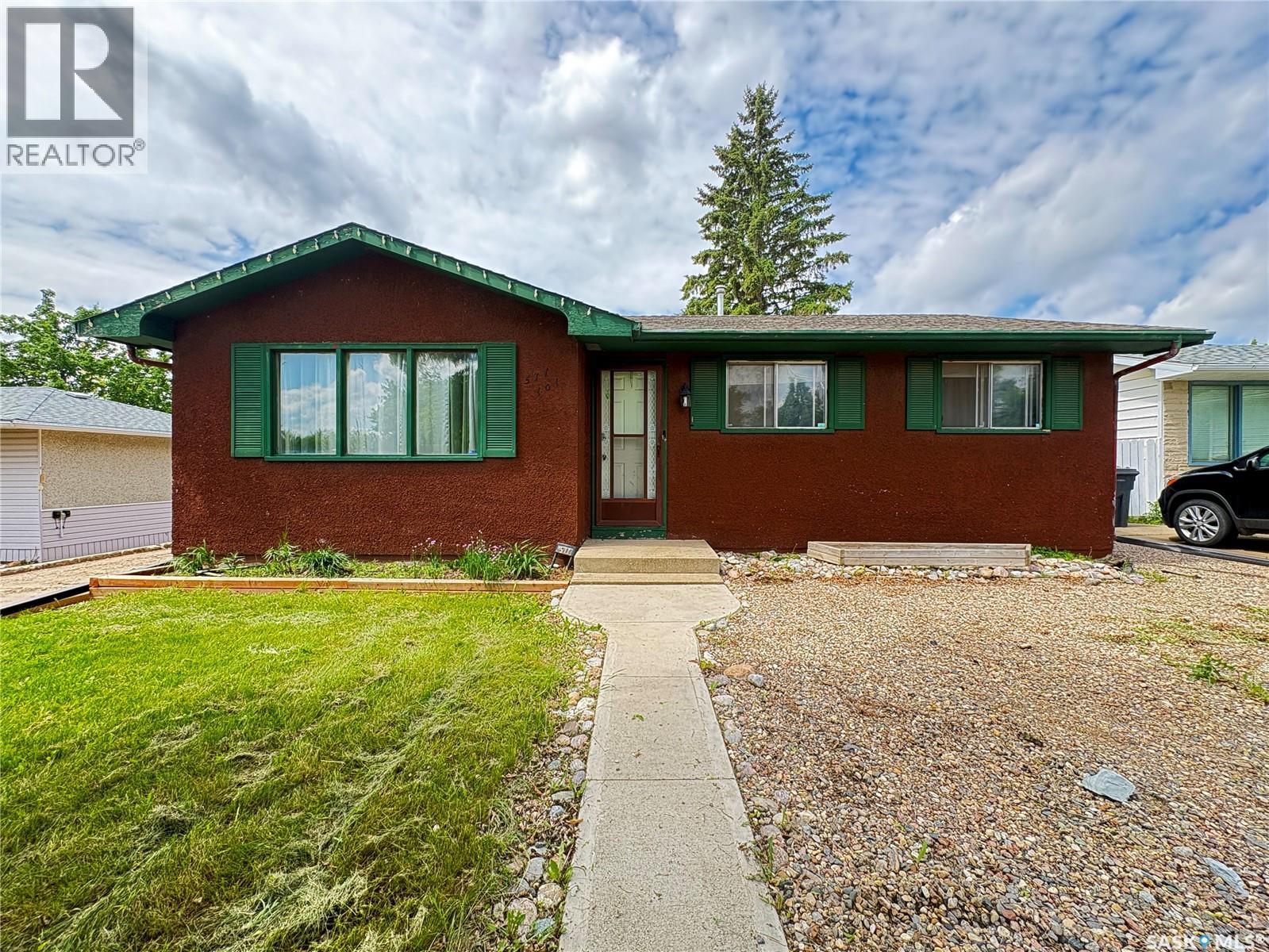 571 101st STREET, North Battleford, Saskatchewan