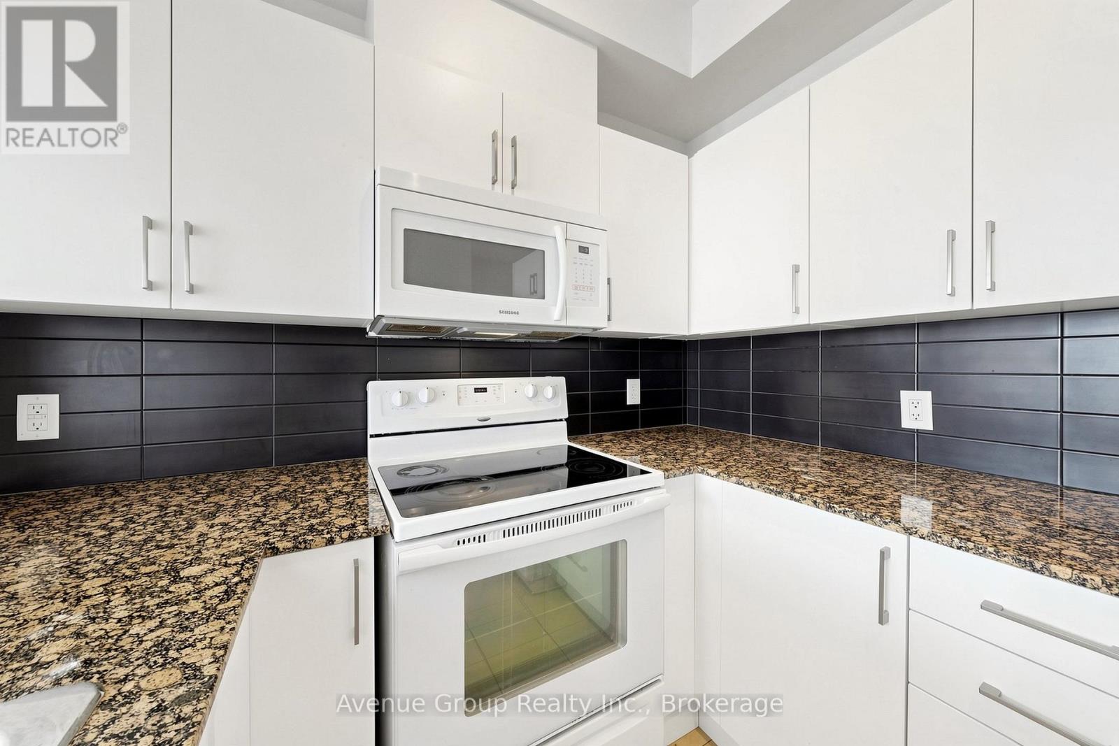 2801 - 3515 Kariya Drive, Mississauga, Ontario  L5B 0C1 - Photo 4 - W13411090