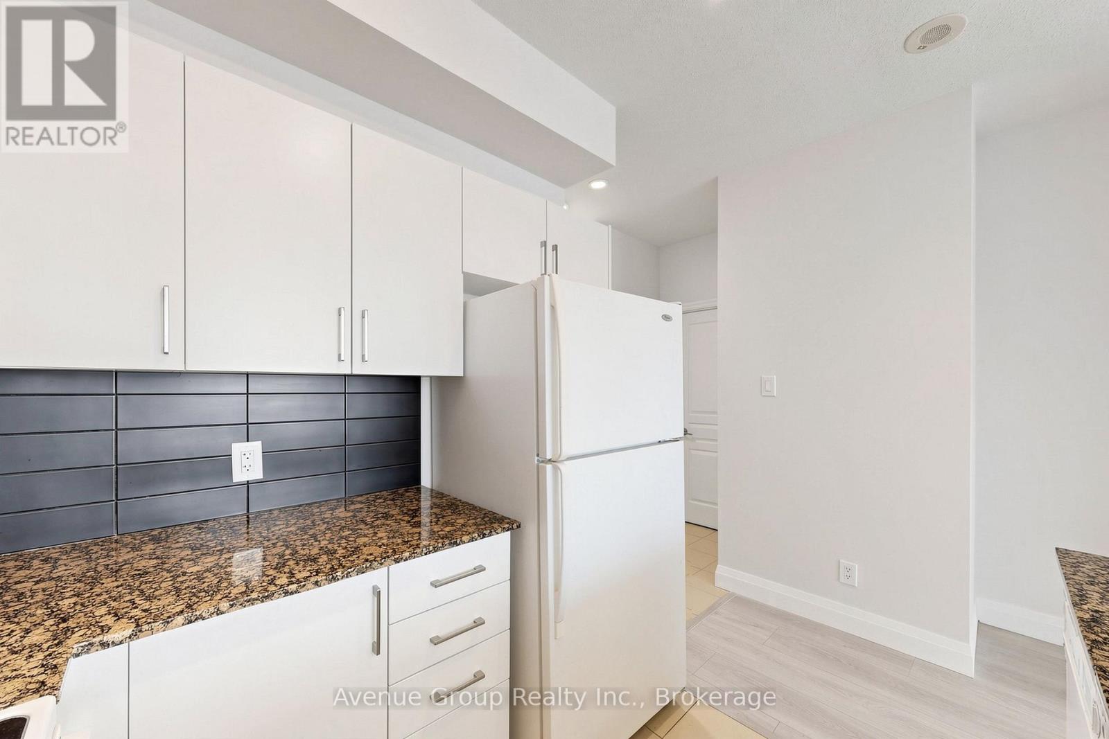 2801 - 3515 Kariya Drive, Mississauga, Ontario  L5B 0C1 - Photo 5 - W13411090