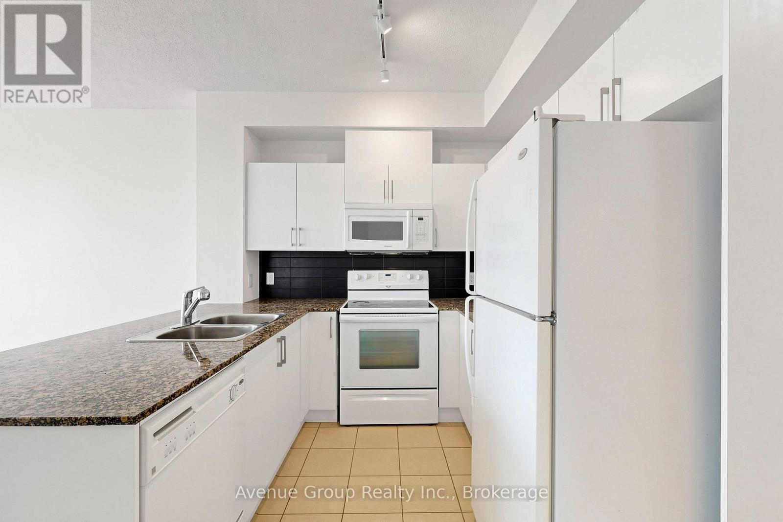 2801 - 3515 Kariya Drive, Mississauga, Ontario  L5B 0C1 - Photo 6 - W13411090