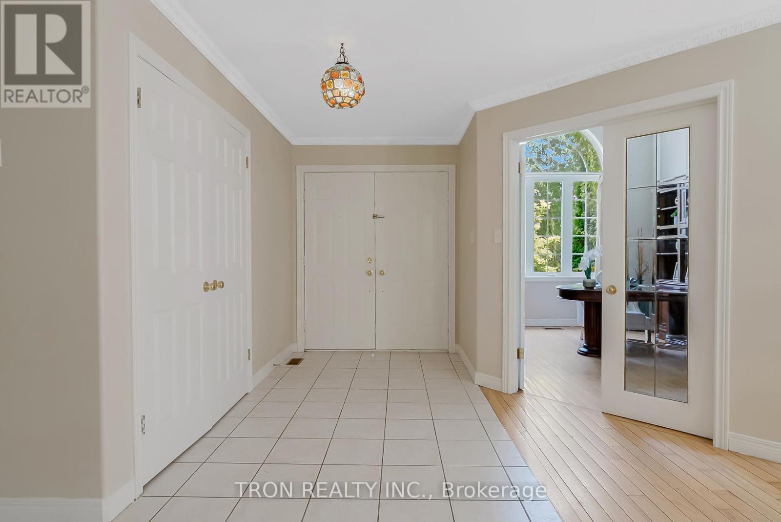505 Yorkshire Drive, Waterloo, Ontario  N2T 2V1 - Photo 2 - X13411076