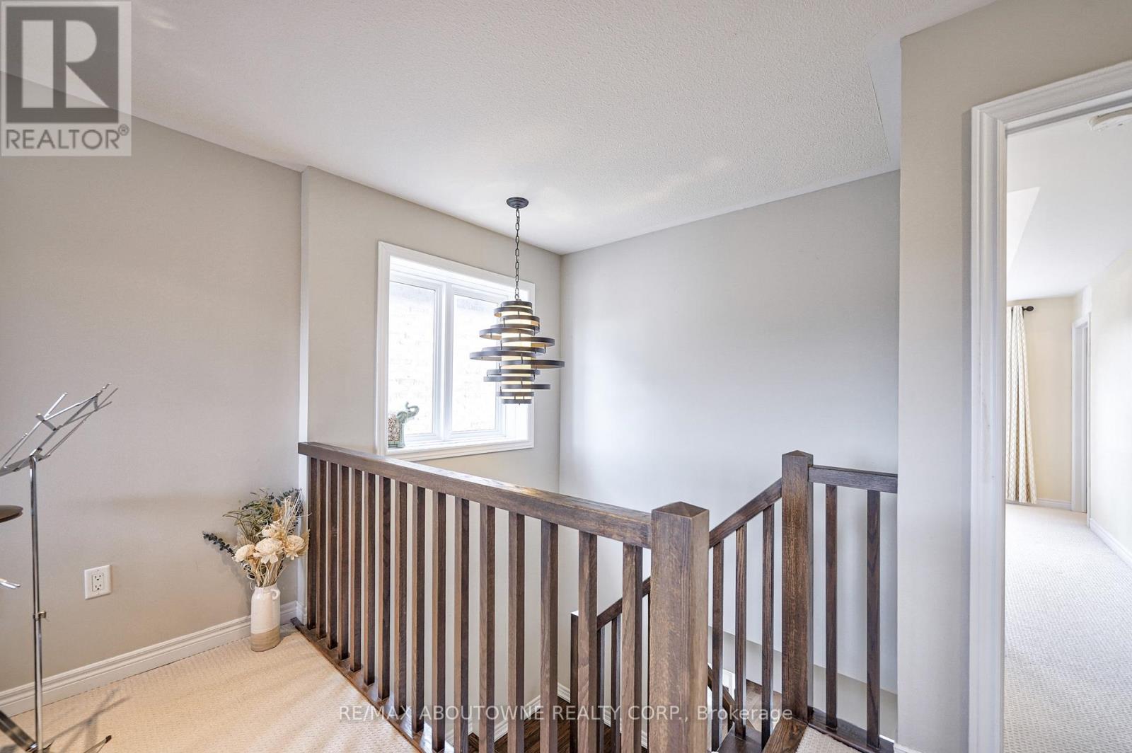 Upper - 195 Greti Drive, Hamilton, Ontario  L9B 1P9 - Photo 22 - X13411092