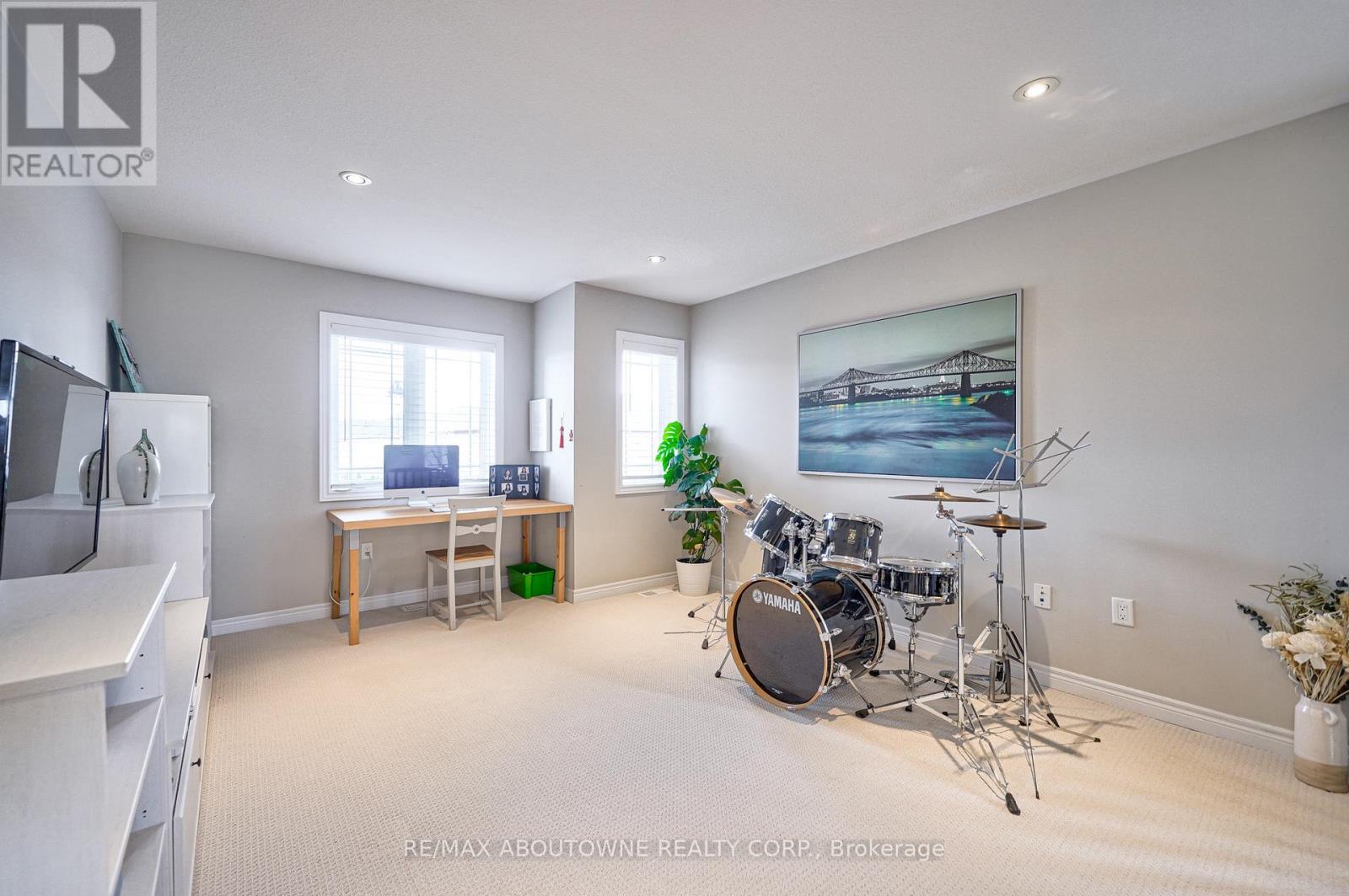 Upper - 195 Greti Drive, Hamilton, Ontario  L9B 1P9 - Photo 23 - X13411092