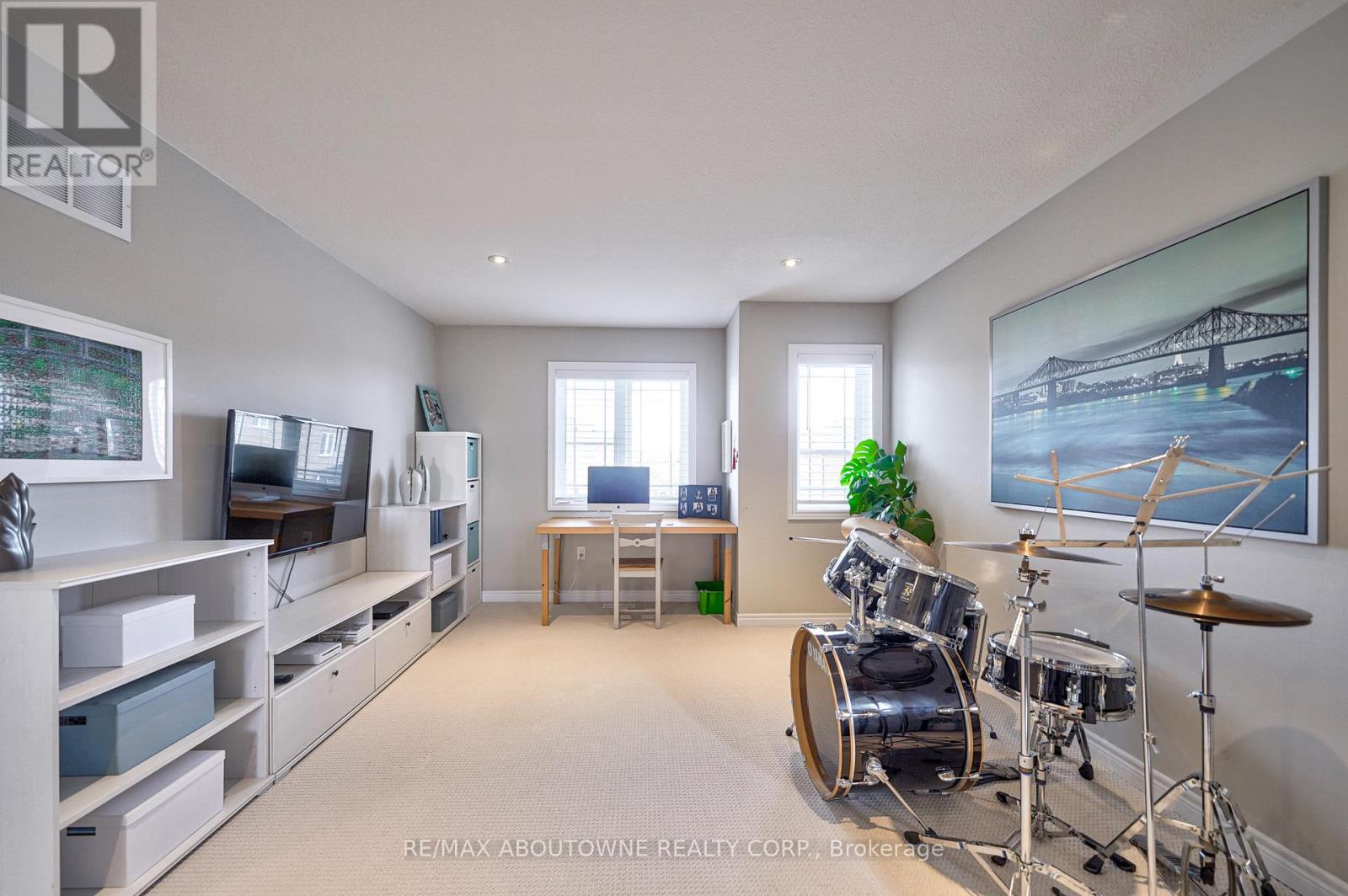 Upper - 195 Greti Drive, Hamilton, Ontario  L9B 1P9 - Photo 24 - X13411092