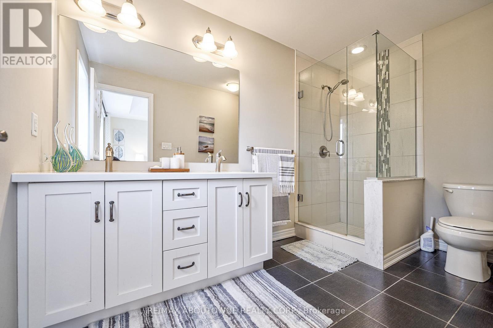 Upper - 195 Greti Drive, Hamilton, Ontario  L9B 1P9 - Photo 32 - X13411092