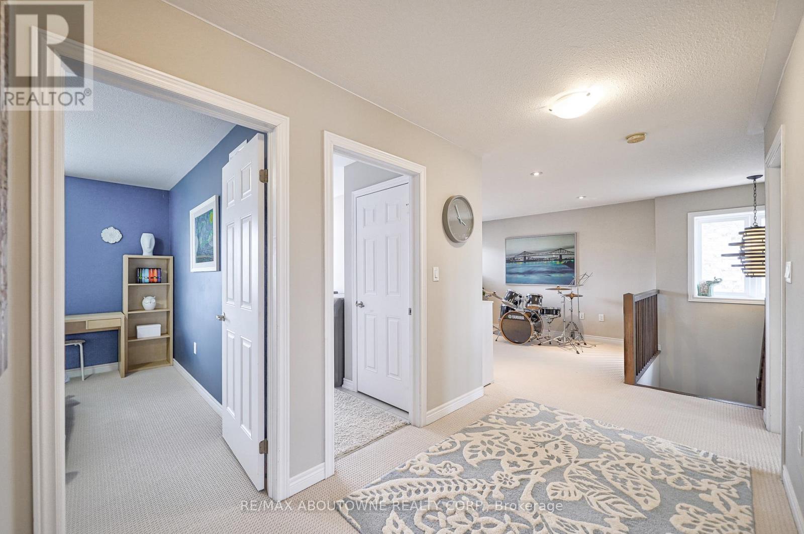 Upper - 195 Greti Drive, Hamilton, Ontario  L9B 1P9 - Photo 35 - X13411092