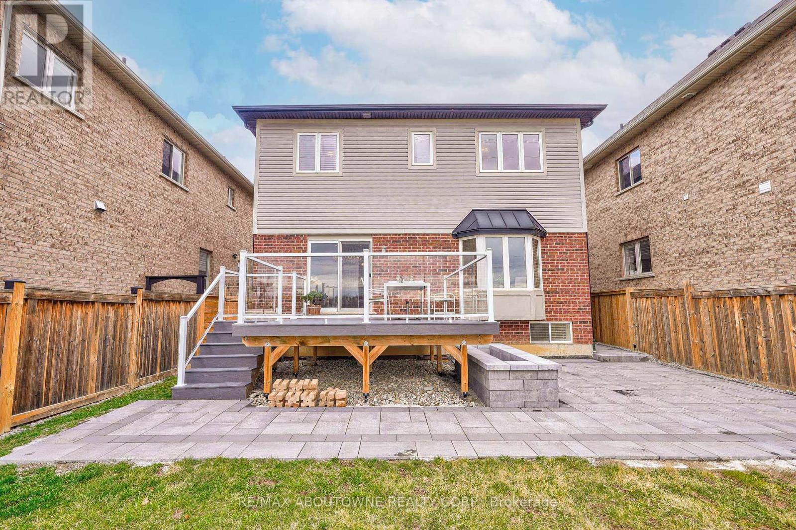 Upper - 195 Greti Drive, Hamilton, Ontario  L9B 1P9 - Photo 49 - X13411092
