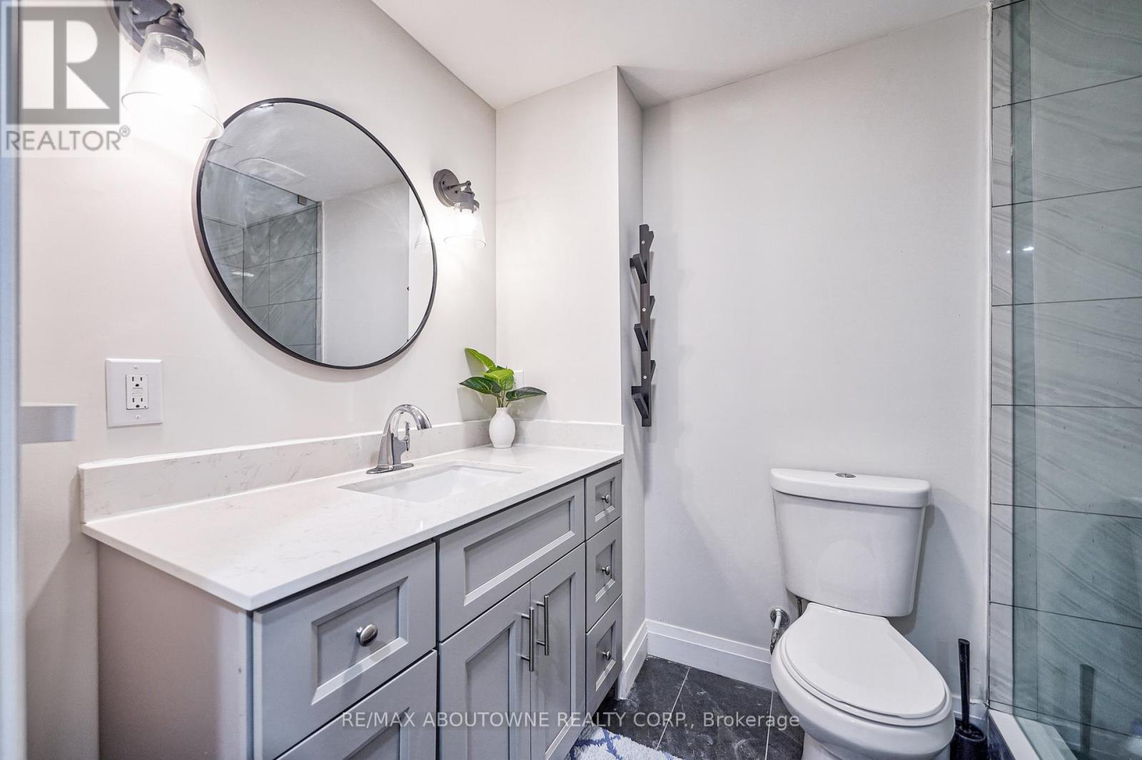 Lower - 195 Greti Drive, Hamilton, Ontario  L9B 1P9 - Photo 15 - X13411142