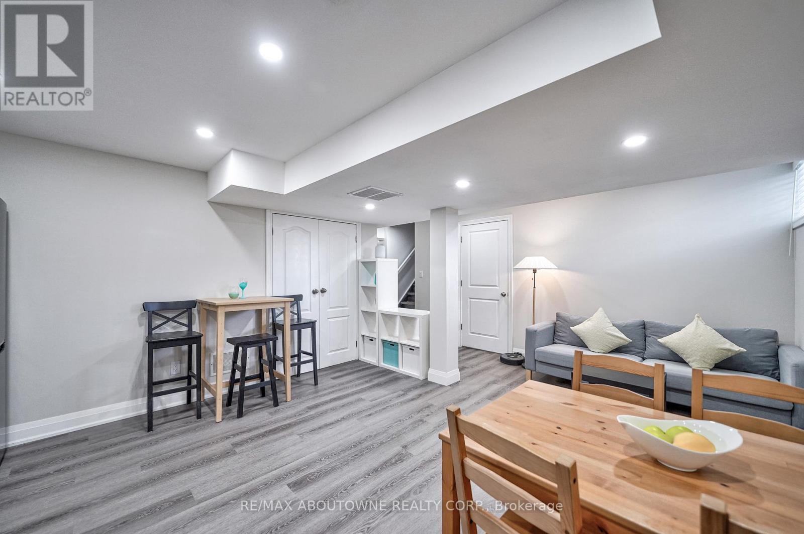 Lower - 195 Greti Drive, Hamilton, Ontario  L9B 1P9 - Photo 8 - X13411142