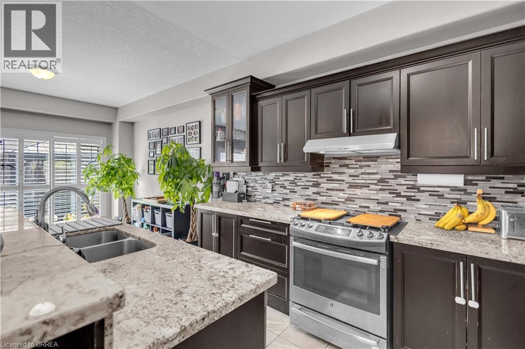 28 Banks Street, Brantford, Ontario  N3T 0H7 - Photo 8 - 40837425
