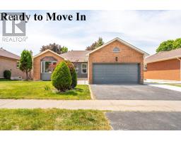 8 HIALEAH CRESCENT, Whitby, Ontario