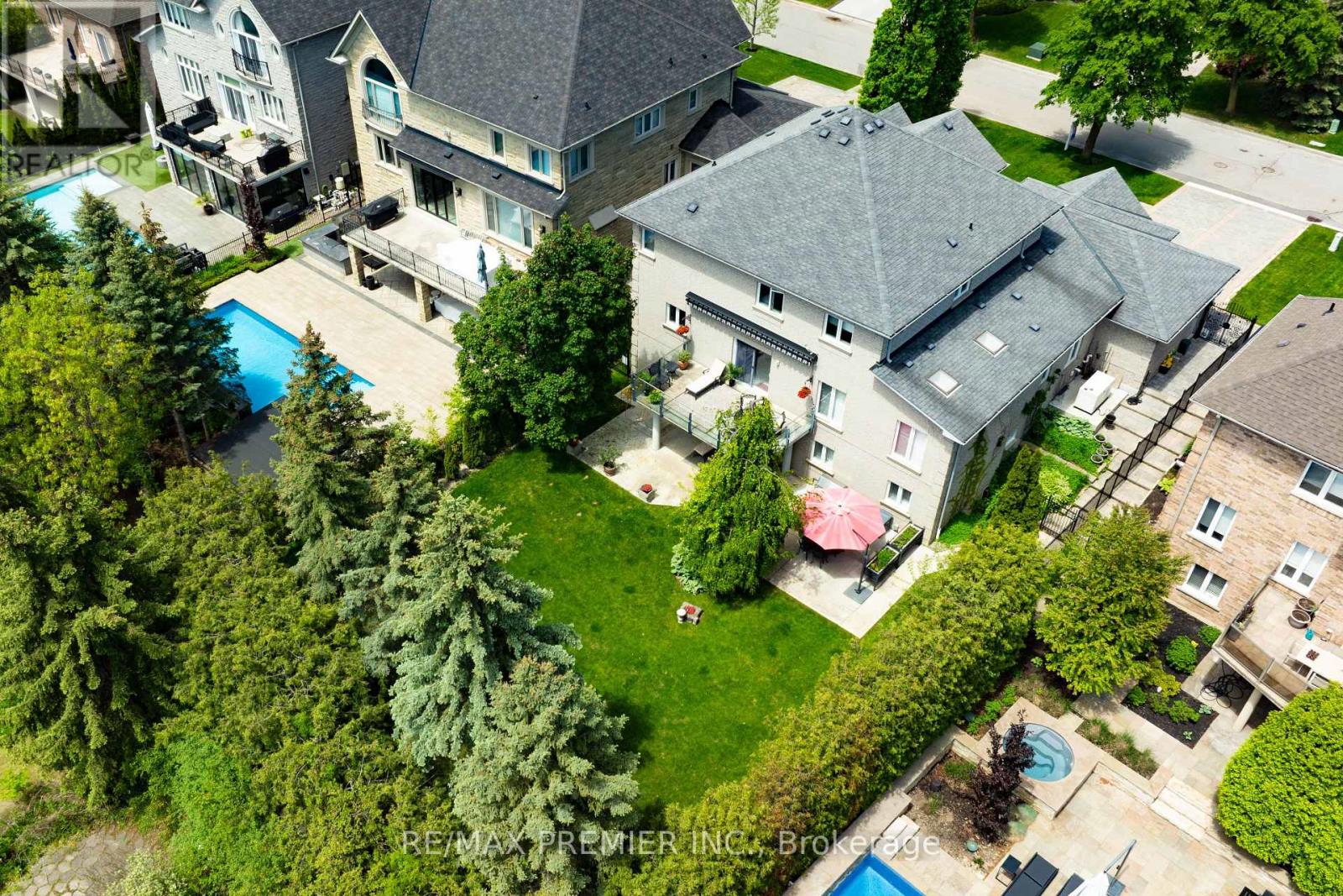 85 Gregory Scott Drive, Vaughan, Ontario  L4H 1K7 - Photo 3 - N13049096