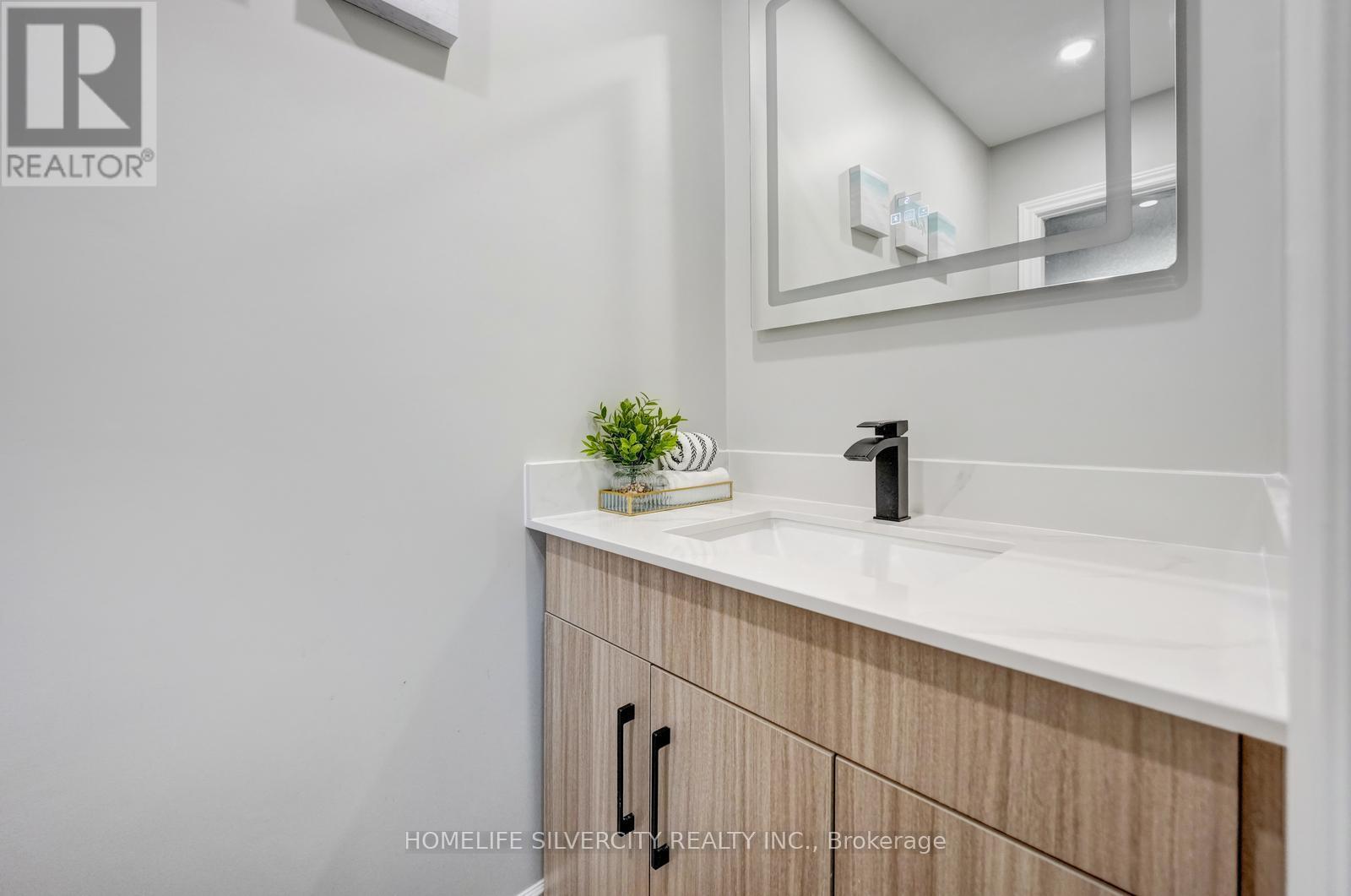 3 Folkstone Crescent, Brampton, Ontario  L6T 3M4 - Photo 11 - W13411186