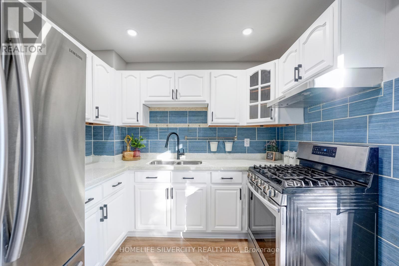 3 Folkstone Crescent, Brampton, Ontario  L6T 3M4 - Photo 13 - W13411186