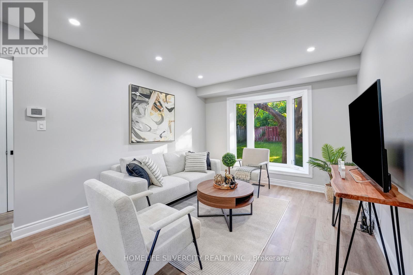 3 Folkstone Crescent, Brampton, Ontario  L6T 3M4 - Photo 8 - W13411186