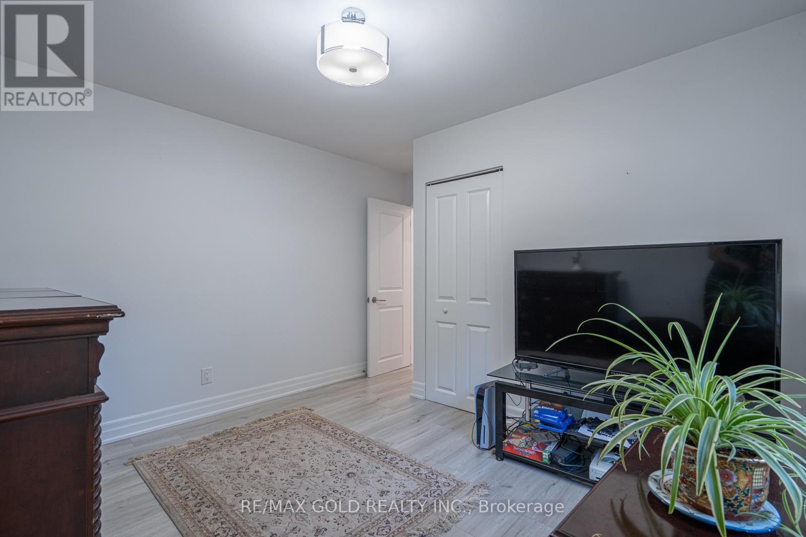 2015 Stanfield Road, Mississauga, Ontario  L4Y 1R2 - Photo 13 - W13233224