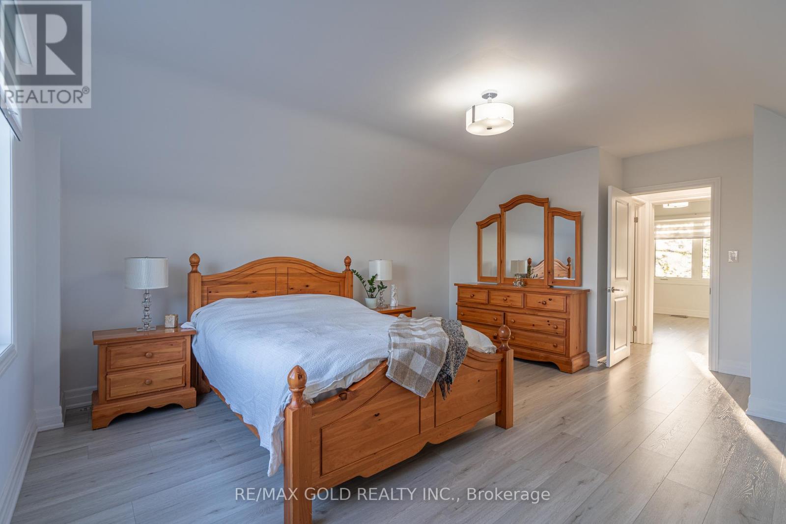 2015 Stanfield Road, Mississauga, Ontario  L4Y 1R2 - Photo 18 - W13233224