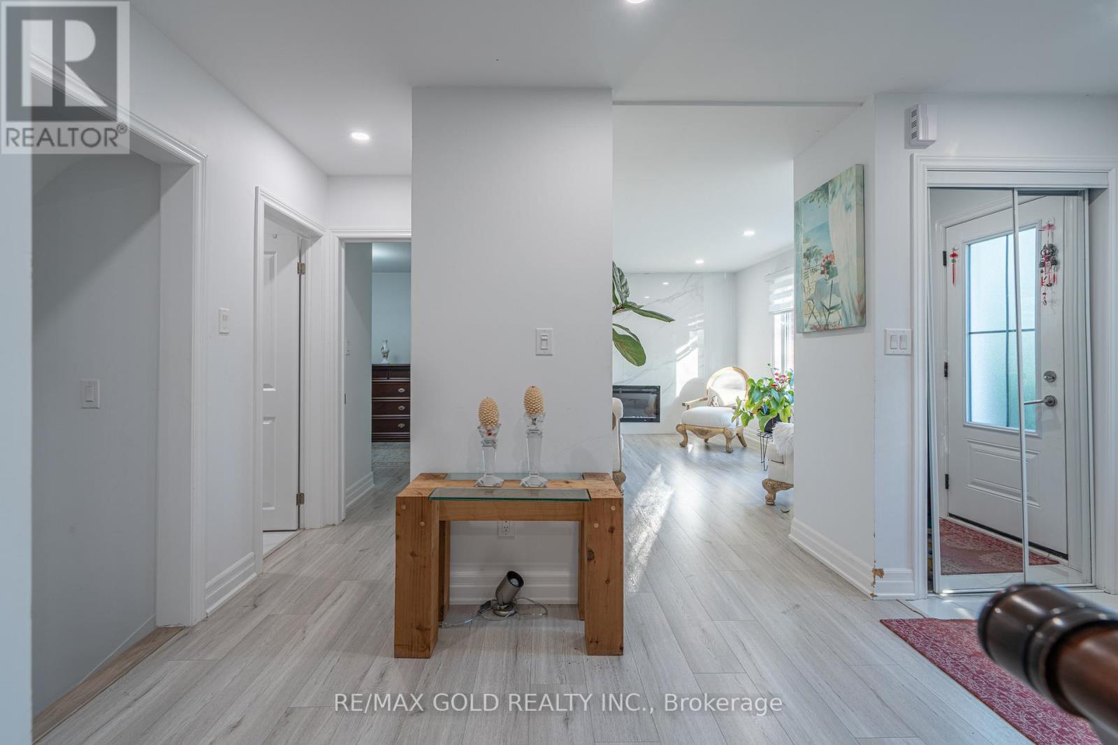 2015 Stanfield Road, Mississauga, Ontario  L4Y 1R2 - Photo 9 - W13233224