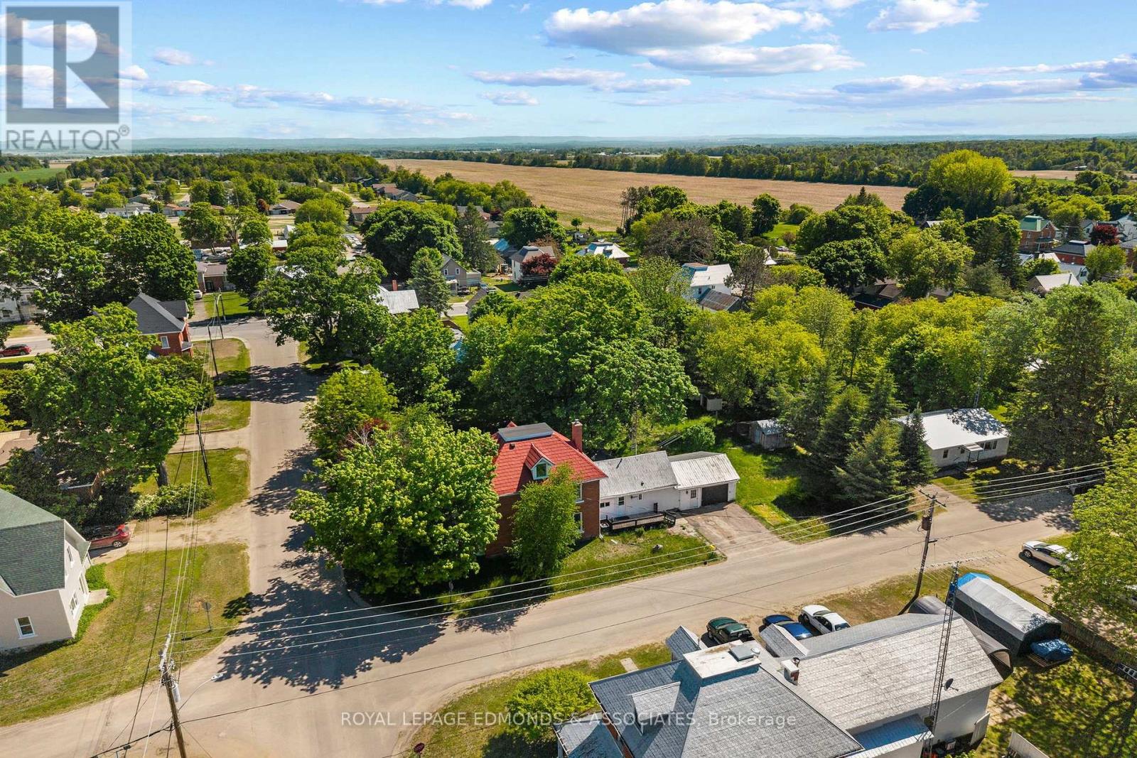 7 Little Street, Whitewater Region, Ontario K0J 1C0 - Photo 2 - X13411250