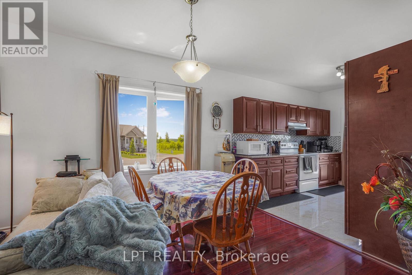 1053 Jacynthe Street, Hawkesbury, Ontario  K6A 3V9 - Photo 9 - X13411208
