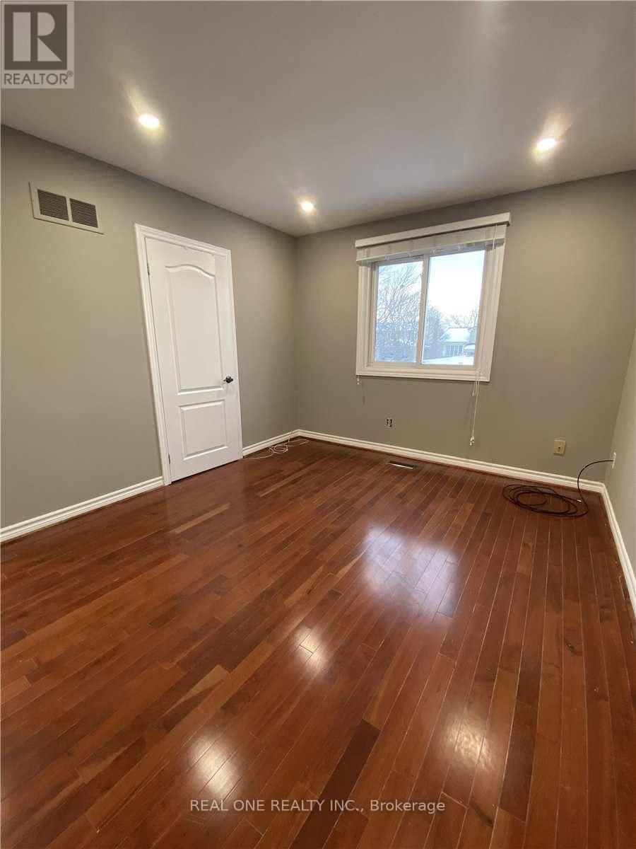 (Main And 2nd Floors) - 81 Eastman Crescent, Newmarket, Ontario  L3Y 5S3 - Photo 29 - N13410176