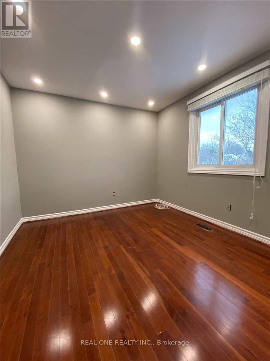 (Main And 2nd Floors) - 81 Eastman Crescent, Newmarket, Ontario  L3Y 5S3 - Photo 16 - N13410176