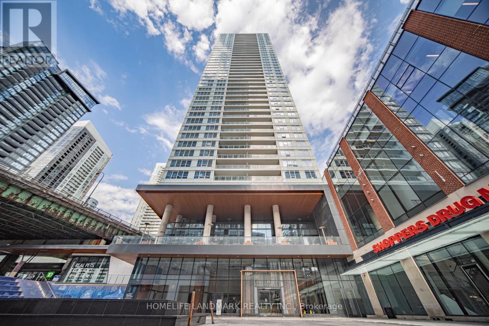 2302 - 17 BATHURST AVENUE, Toronto, Ontario