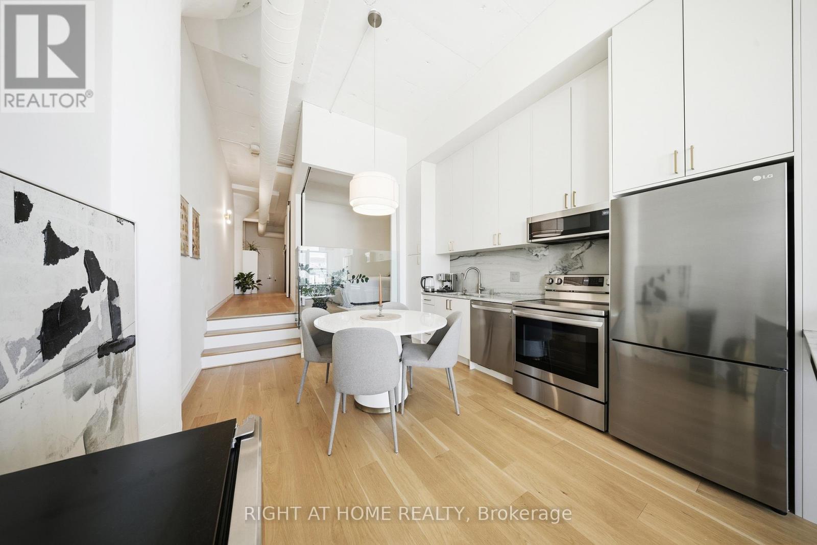 1011 - 155 Dalhousie Street, Toronto, Ontario  M5B 2P7 - Photo 11 - C13411266