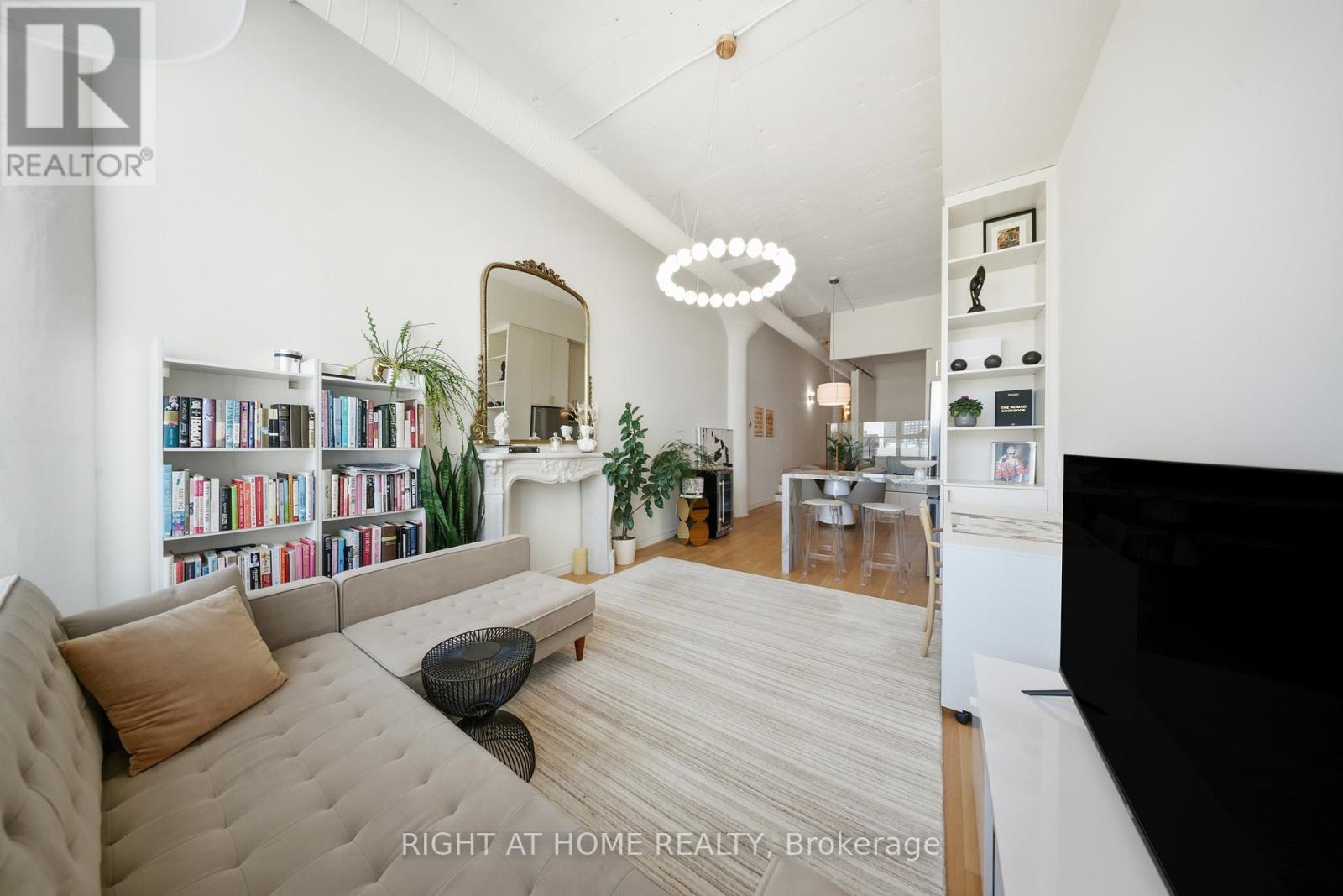 1011 - 155 Dalhousie Street, Toronto, Ontario  M5B 2P7 - Photo 13 - C13411266