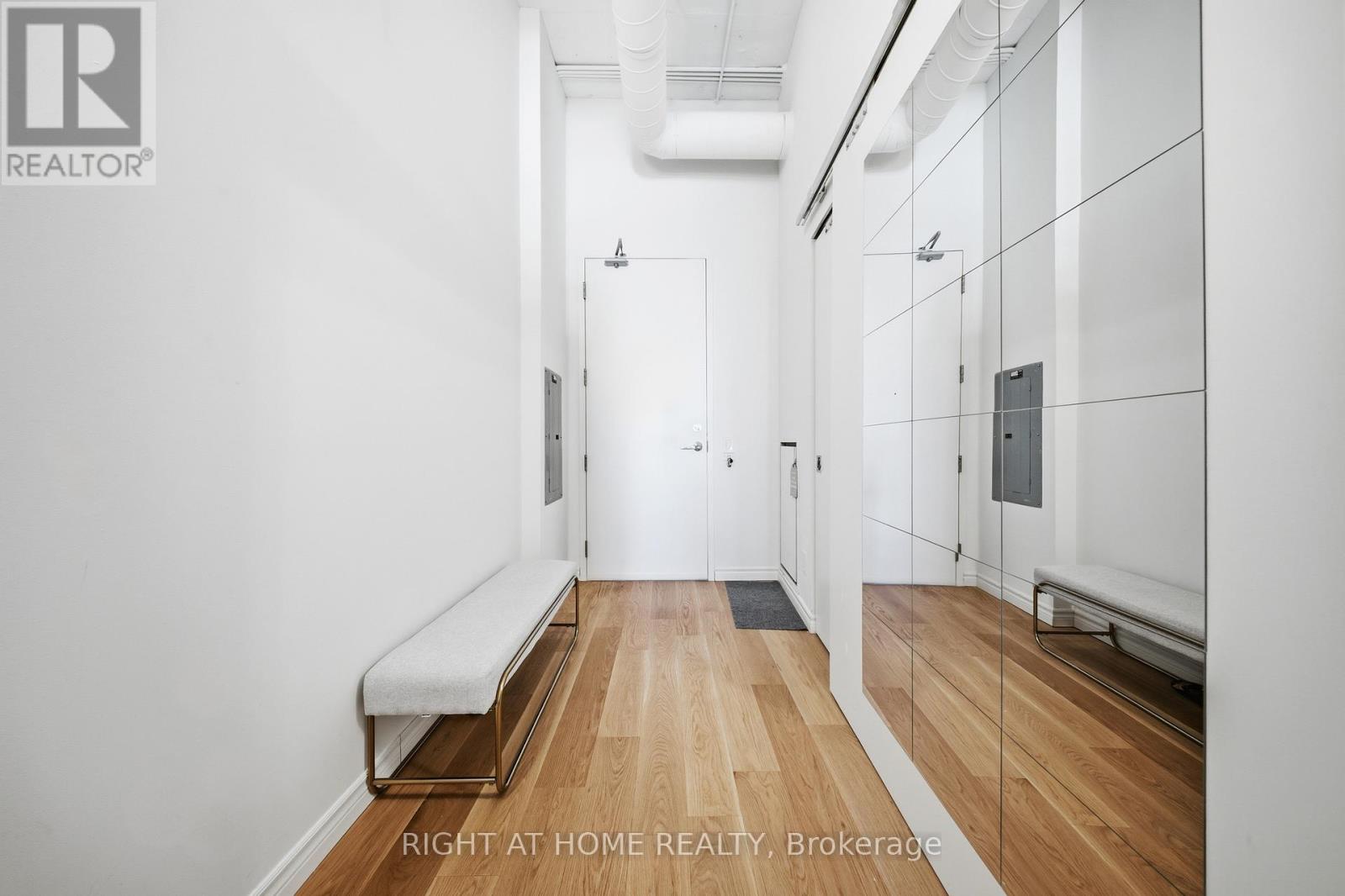 1011 - 155 Dalhousie Street, Toronto, Ontario  M5B 2P7 - Photo 2 - C13411266