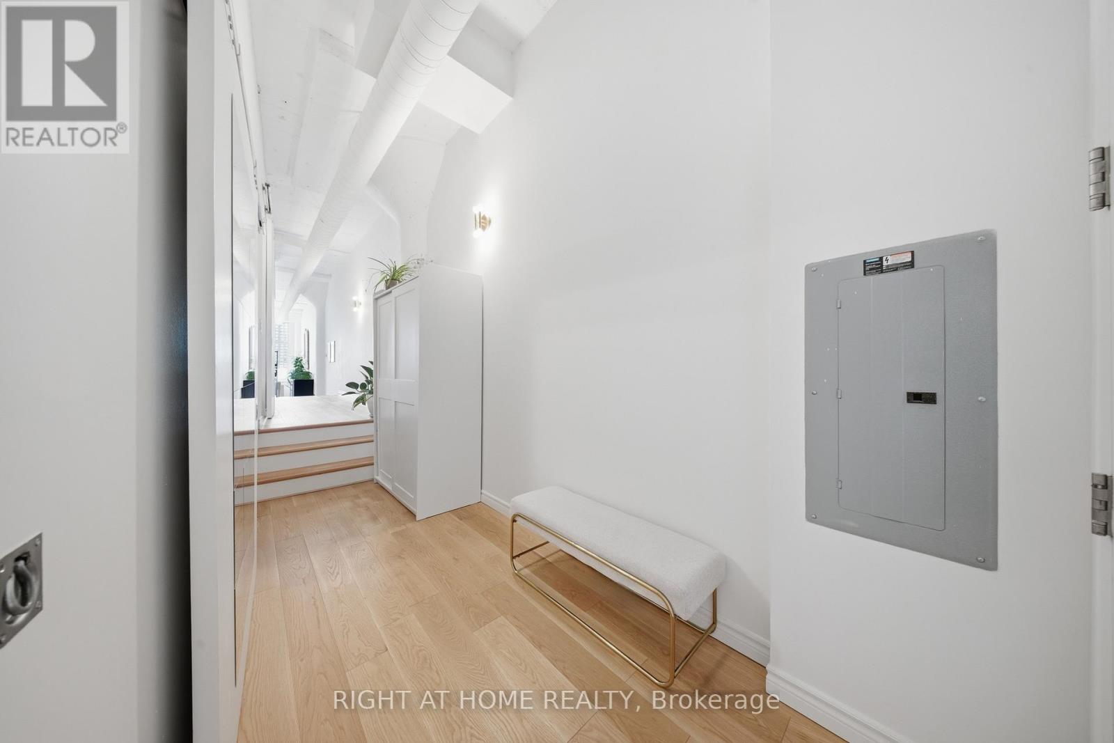 1011 - 155 Dalhousie Street, Toronto, Ontario  M5B 2P7 - Photo 3 - C13411266