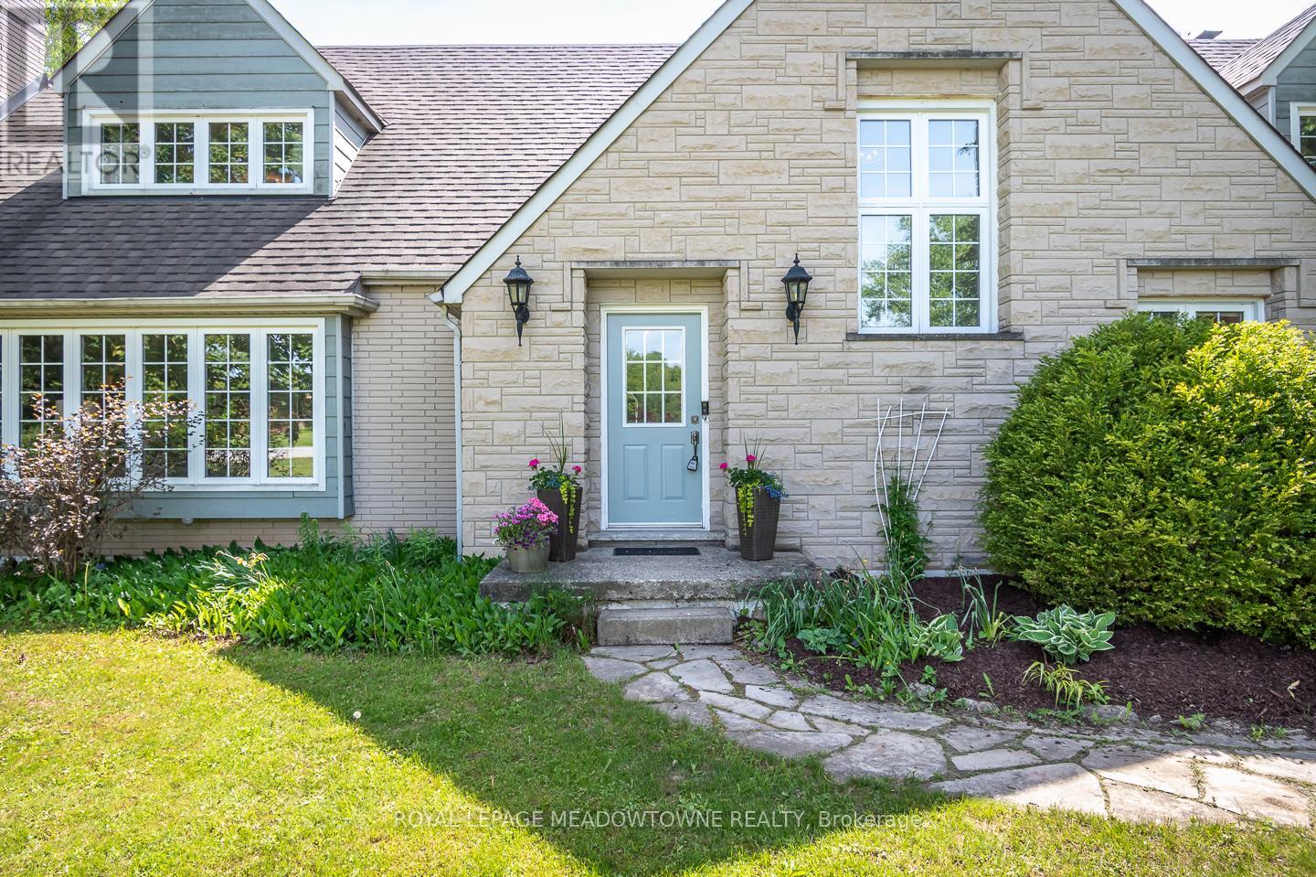 11276 Amos Drive, Milton, Ontario  L0P 1B0 - Photo 3 - W13234522