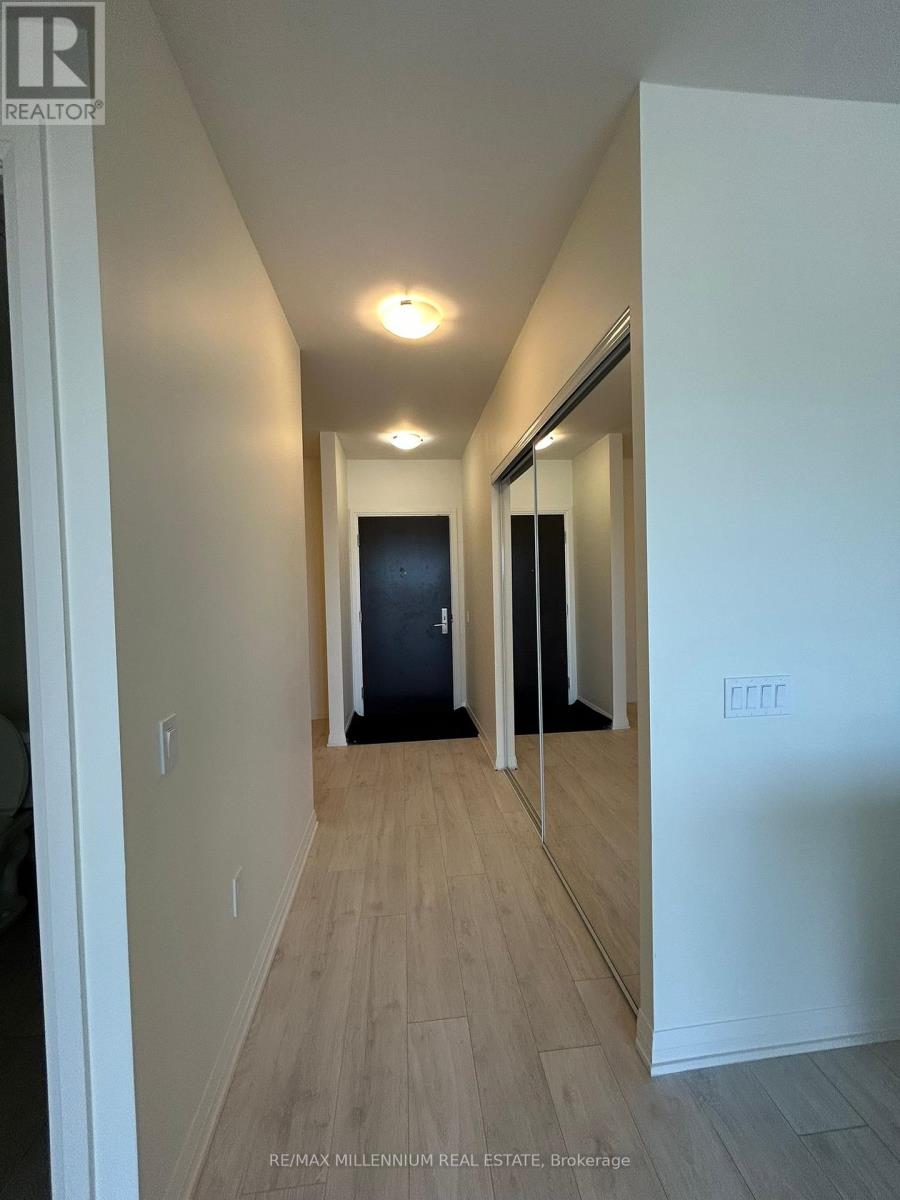 1422 - 9000 Jane Street, Vaughan, Ontario  L4K 0M6 - Photo 2 - N13411216