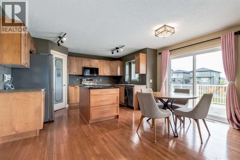 664 Luxstone Landing Sw, Airdrie, Alberta  T4B 3L2 - Photo 8 - A2315122