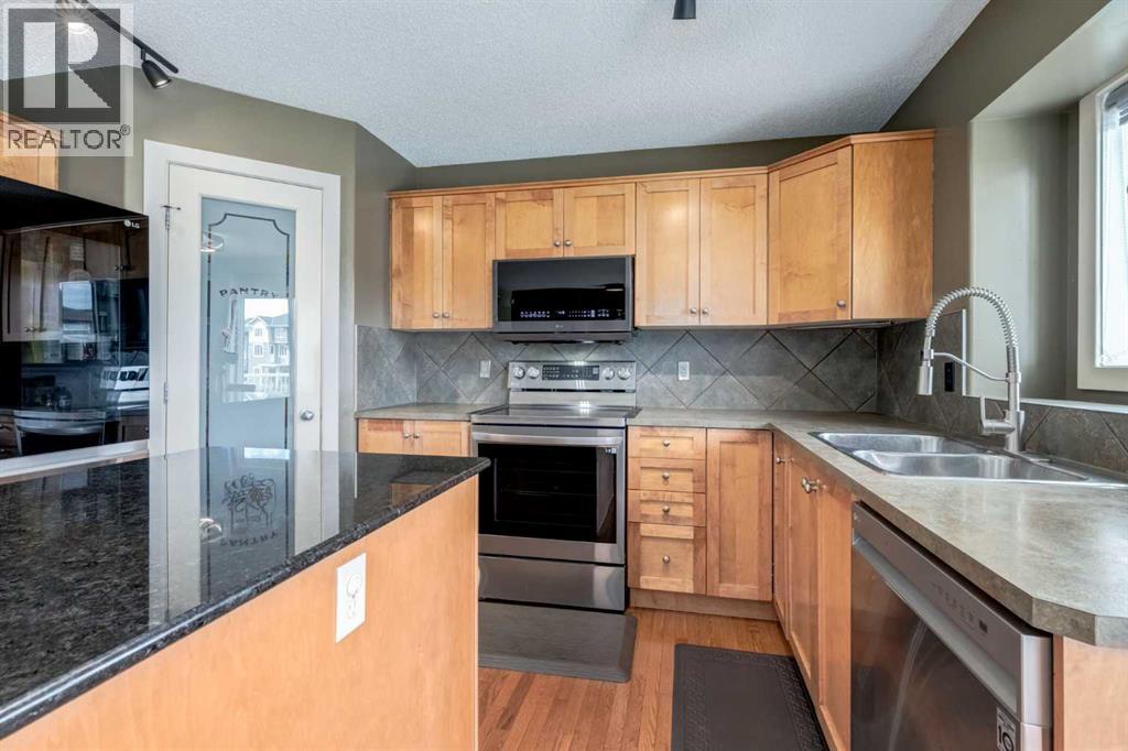 664 Luxstone Landing Sw, Airdrie, Alberta  T4B 3L2 - Photo 13 - A2315122