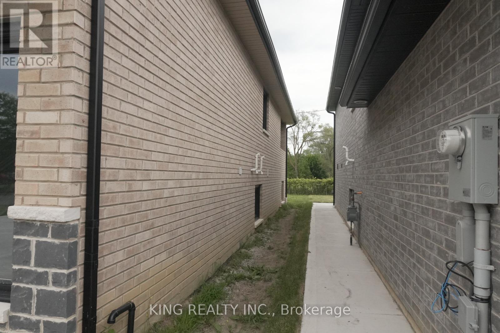 1224 Tourangeau Road, Windsor, Ontario  N8Y 0B2 - Photo 2 - X13411224