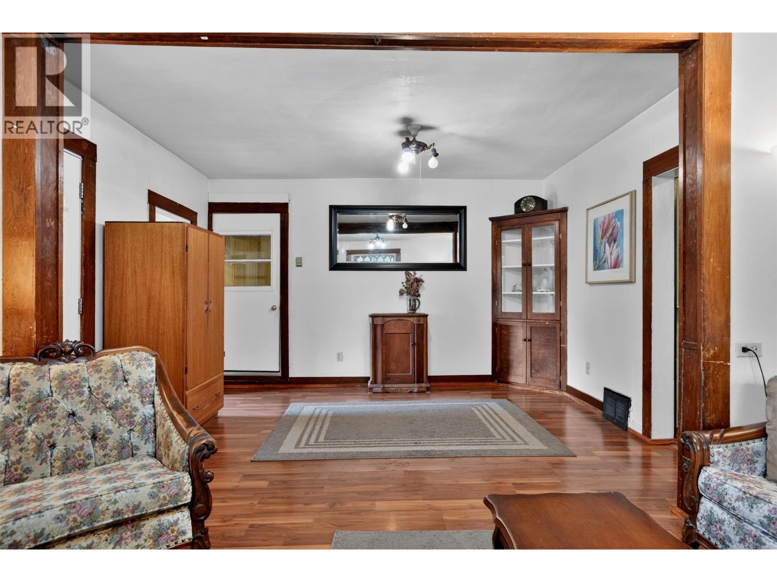 404 Houston Street, Nelson, British Columbia  V1L 5H5 - Photo 10 - 10390351