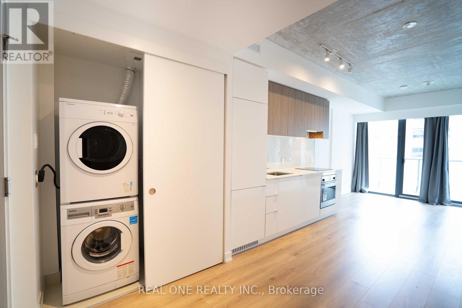 318 - 161 Roehampton Avenue, Toronto, Ontario  M4P 1P9 - Photo 4 - C13411060