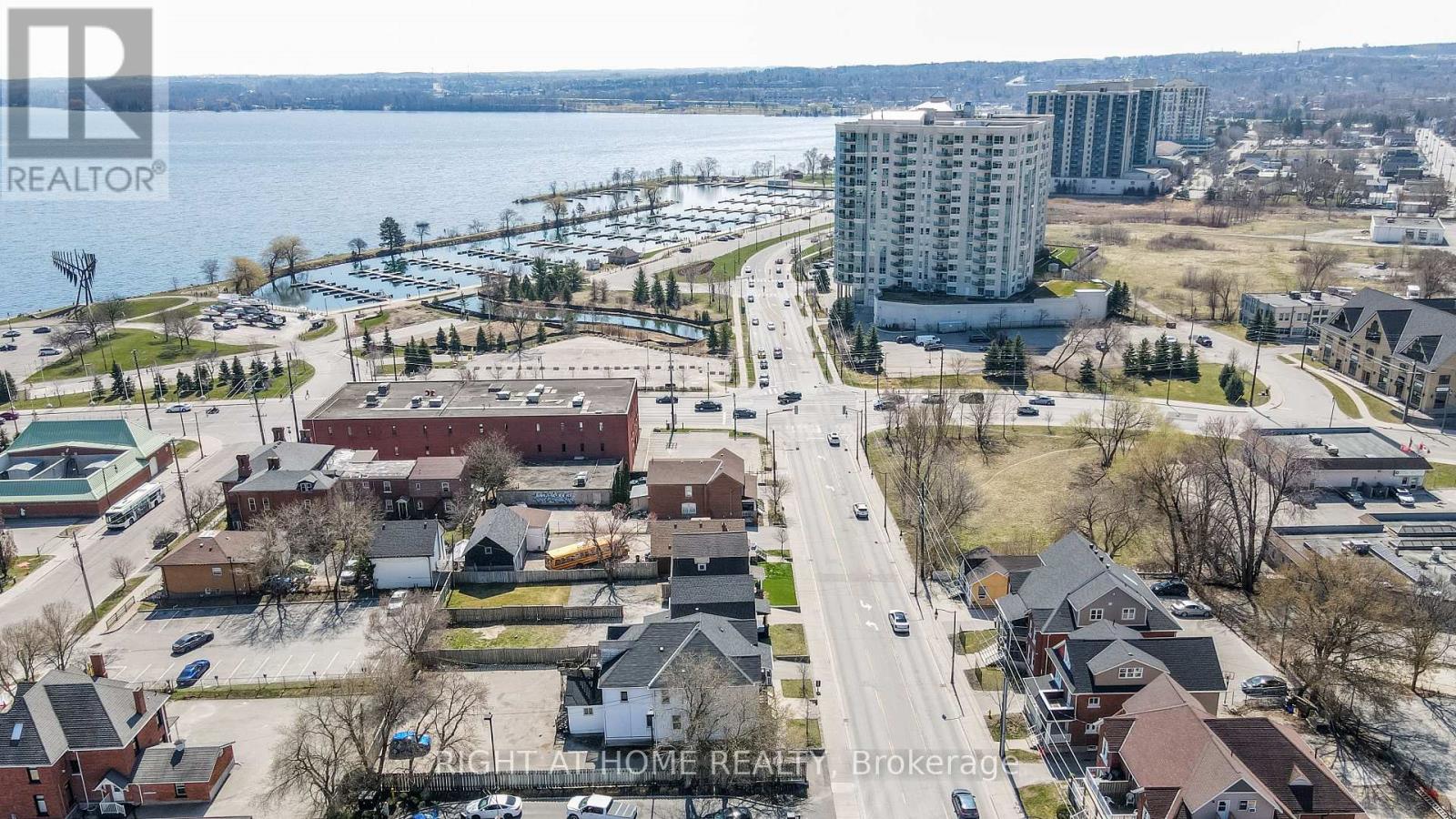35 Toronto Street, Barrie (City Centre), Ontario L4N 1T8 - Photo 17 - S13411292