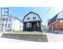35 TORONTO STREET, Barrie, Ontario