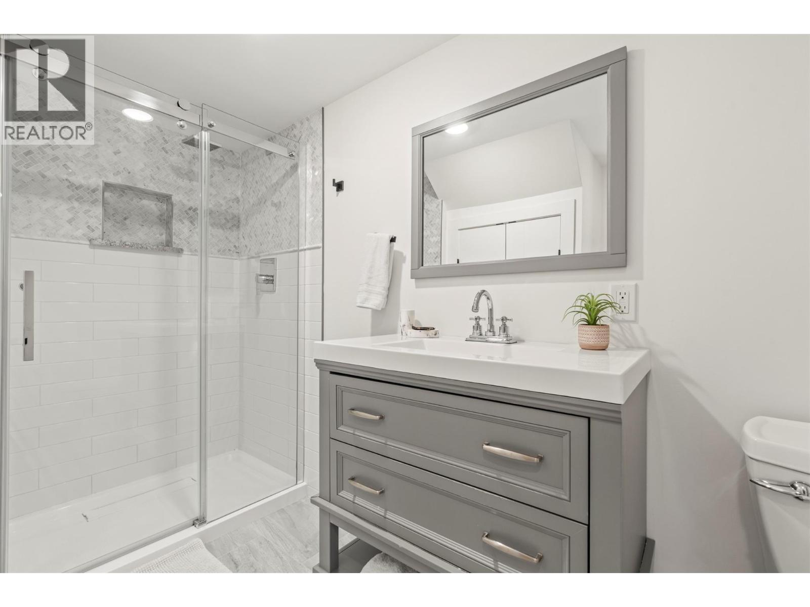 2005 28 Crescent, Vernon, British Columbia  V1T 1V1 - Photo 30 - 10389274