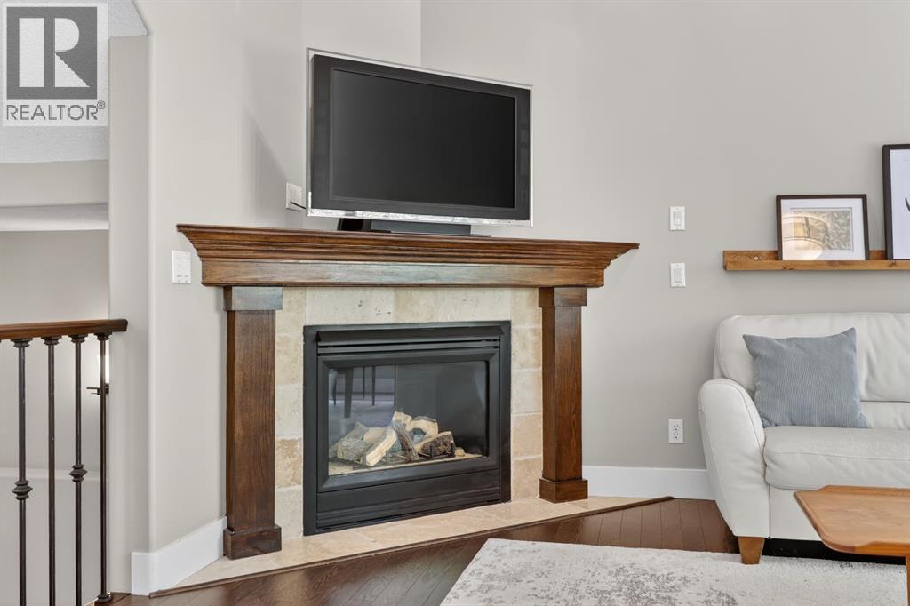 46 Simcrest Manor SW, Calgary, Alberta  T3H 4K2 - Photo 6 - A2318614