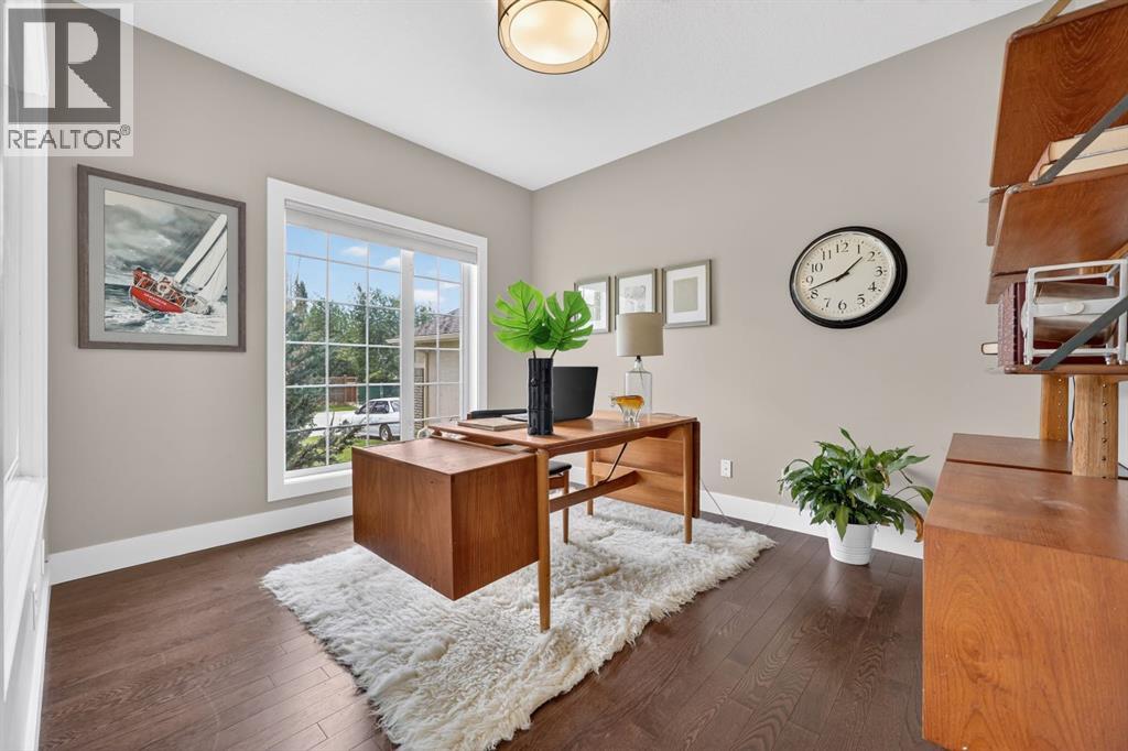 46 Simcrest Manor SW, Calgary, Alberta  T3H 4K2 - Photo 14 - A2318614