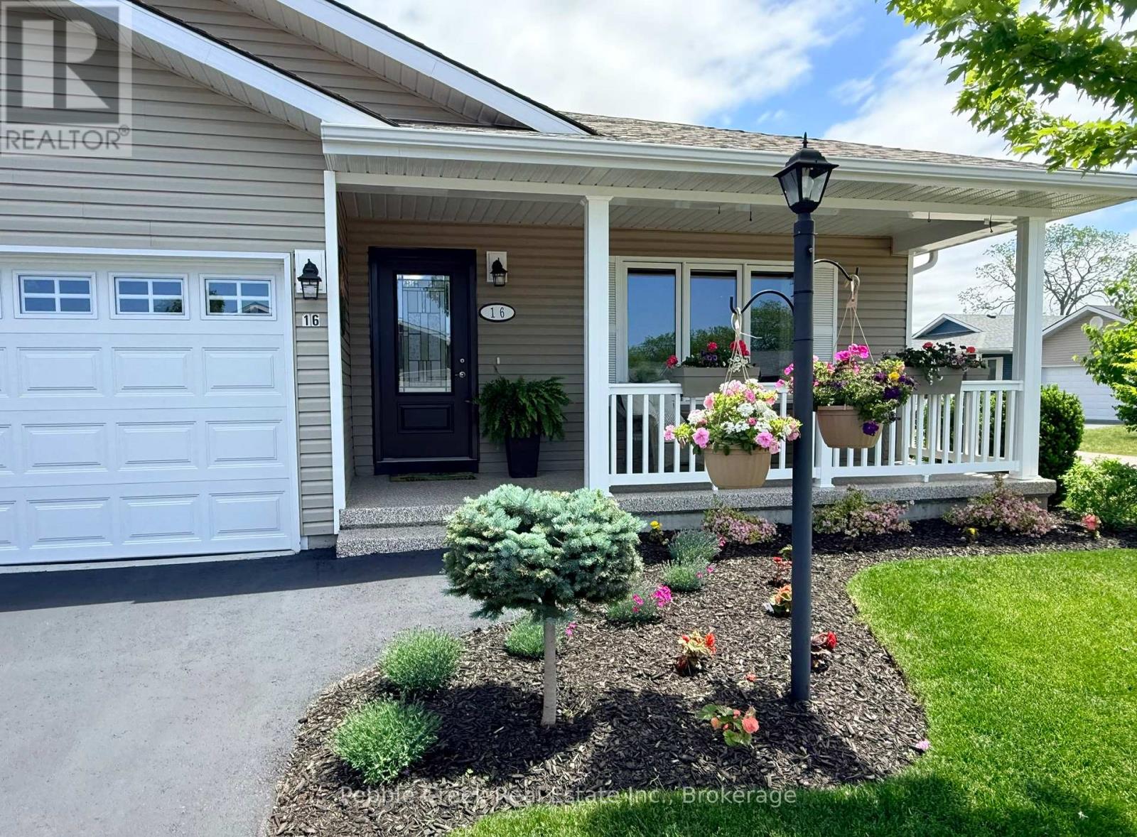 16 Sweet Water Drive S, Ashfield-Colborne-Wawanosh, Ontario  N7A 0B9 - Photo 2 - X12816780