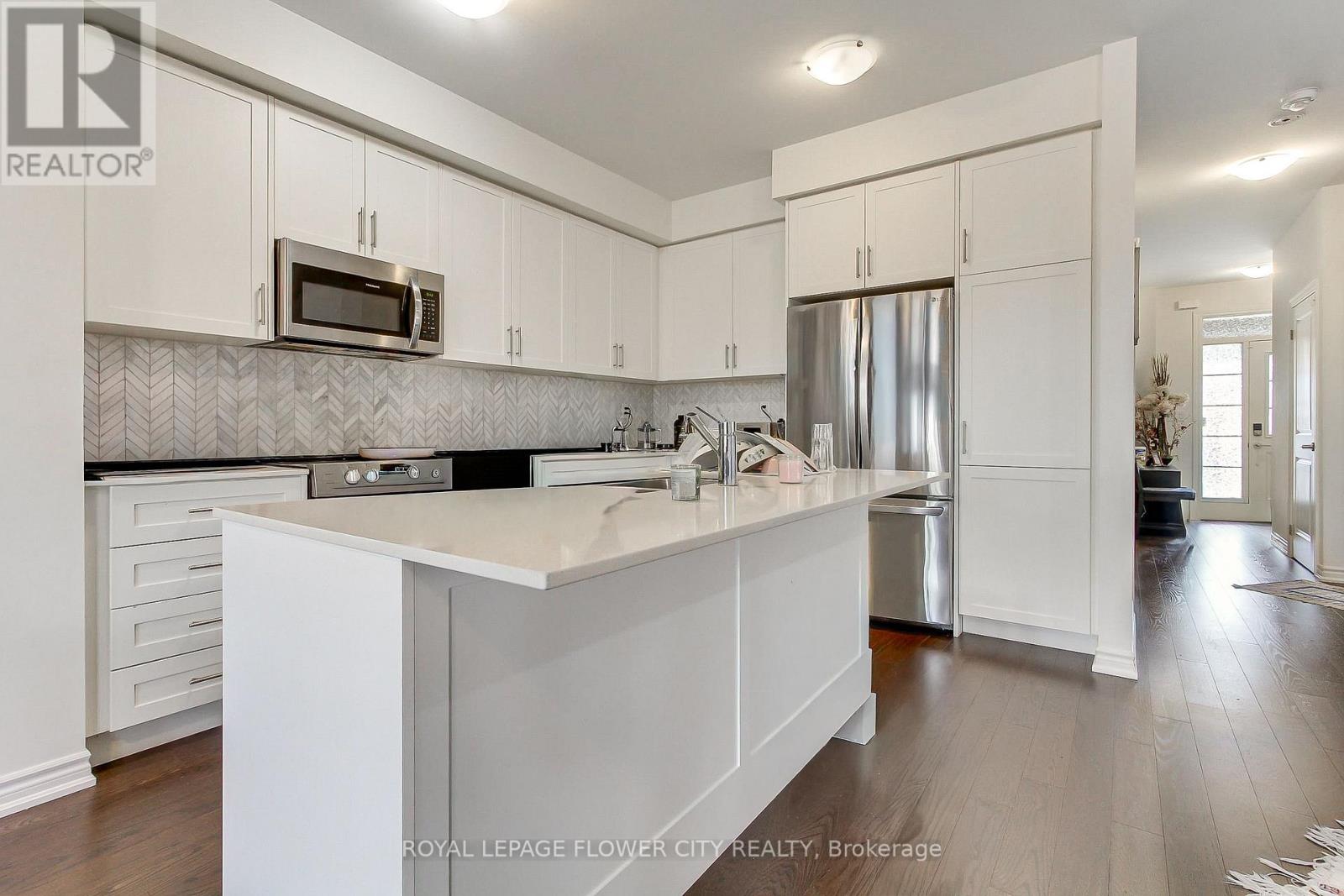 453 Bergamot Avenue, Milton, Ontario  L9E 1T9 - Photo 4 - W13231540